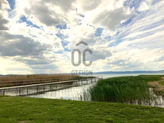 Zamárdi Balaton parti eladó ikerházfél 5 szoba 2 fürdő