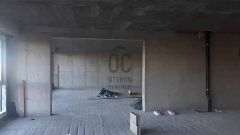 Győri eladó kereskedelmi ingatlan 516 m² 18 parkolóval