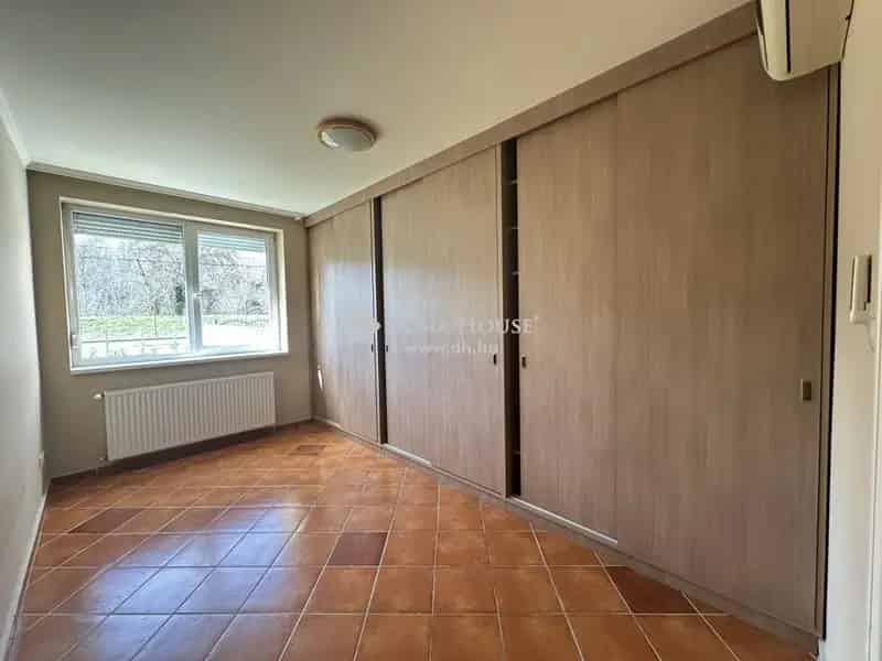 93 nm-es 3 szobás földszinti lakás Győr-Révfalu
