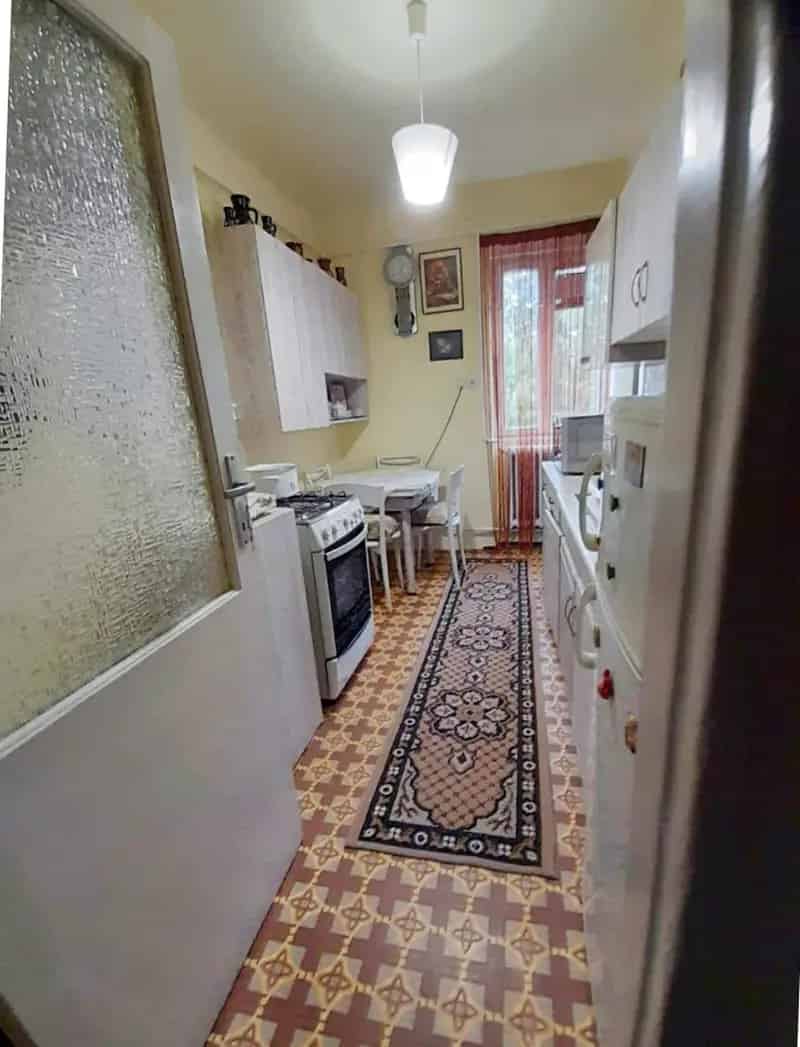 Pécs Keleti 51 nm-es 2 szobás tégla lakás eladó