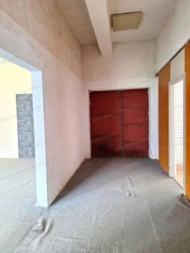 147 nm-es Utcafronti Üzlethelyiség Kiadó Mosonmagyaróváron