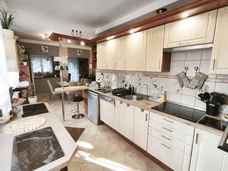 135 m2-es Újszerű Ikerház Fél Eladó Budapest 18 Kerületben