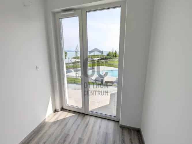 Balatonszemesi eladó apartman - panoráma, wellness, luxus