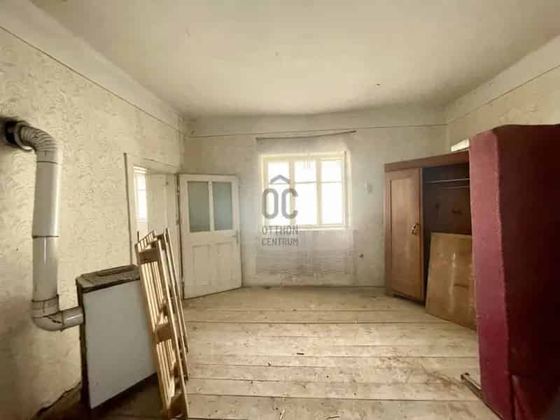 82 m2-es felujítandó ház Völcsejen 2708 m2-es telken