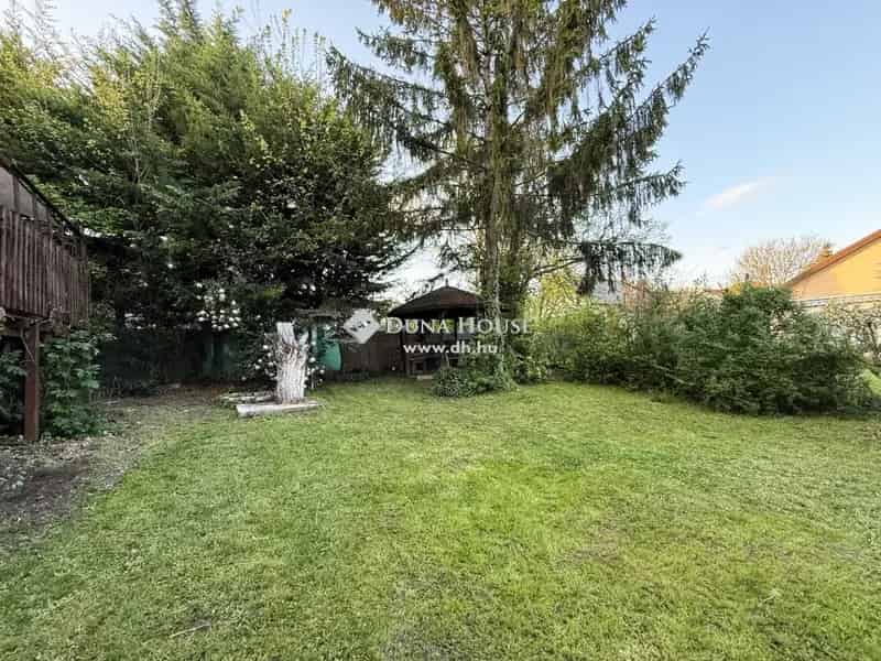 Különleges családi ház Érden panorámával és szaunával