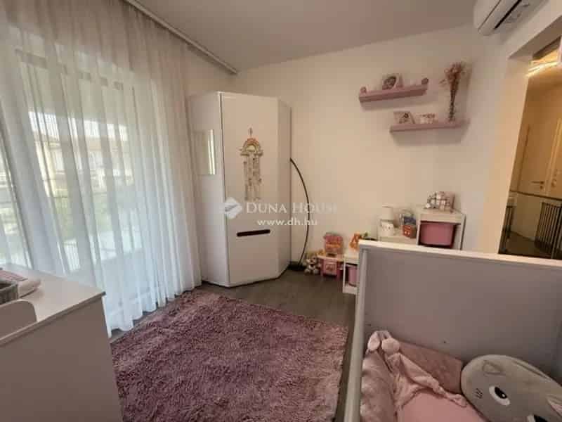 Dunakeszi Családi Ház Eladó - Modern Kivitel - Gyönyörü Kert