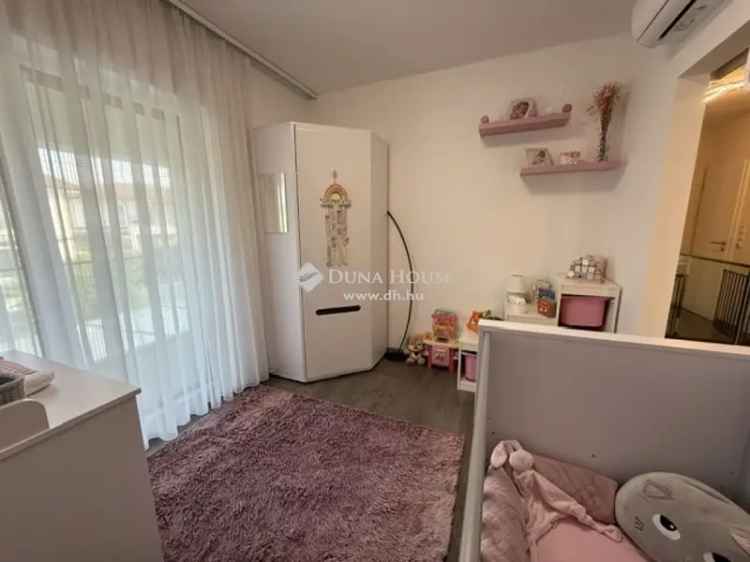 Dunakeszi Családi Ház Eladó - Modern Kivitel - Gyönyörü Kert