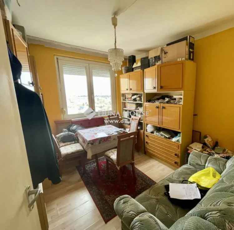 Szombathely KISZ lakótelep 3 szobás liftes lakás eladó