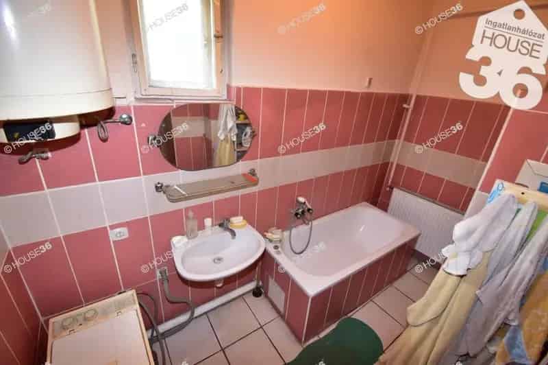 Szabadszállási családi ház eladó nagy telken melléképülettel