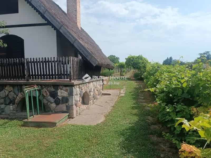 Telek Eladó , Martonvásár, Dunántúl