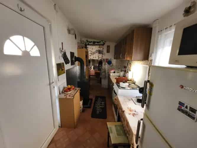 Monori családi ház eladó - 3 szoba, 2 fürdő, garázs