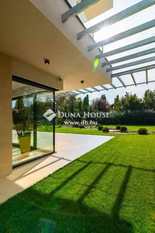 Dunaparti Luxus Családi Ház Eladó Római-part