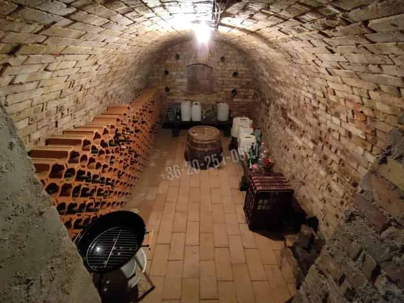 Bár Szőlőhegyi Hétvégi Ház Eladó - Csendes, Panorámás