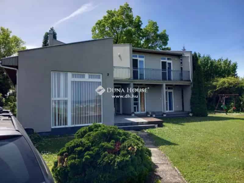 Balatonszárszó - Modern könnyűszerkezetes nyaraló eladó