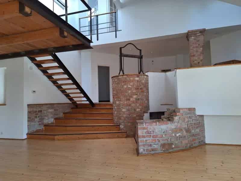 Rómaifürdői Loft Stílusú Családi Ház Eladó