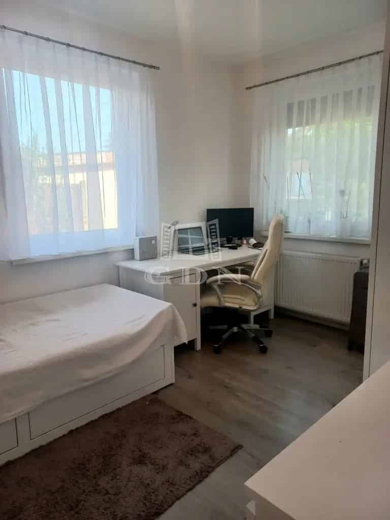 Dunaharaszti modern családi ház eladó medence 2 garázs
