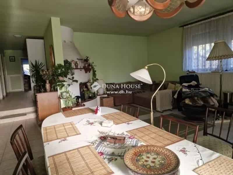 DIÓSD családi ház eladó - 3 hálószoba, medence, garázs