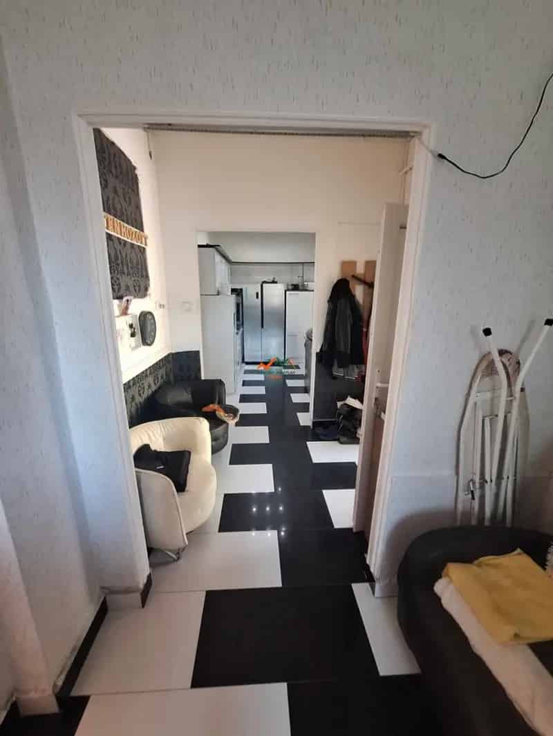 92 nm-es 3 szobás családi ház eladó Budapest 19 kerületben