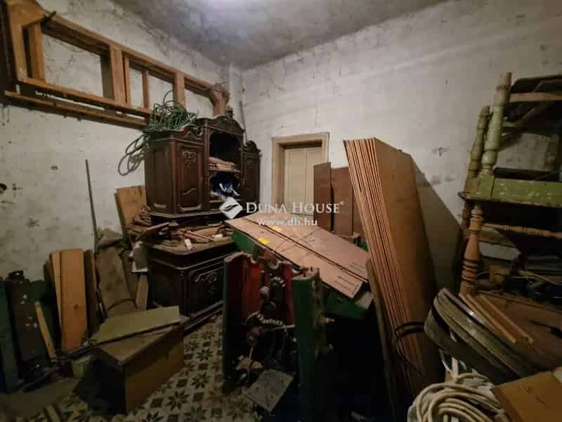 Albertirsa Központi Ház 4 Szoba Mühelyekkel Befektetésre is