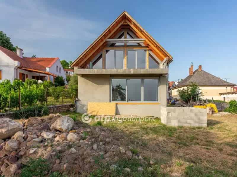 Ház Kiadó , Balatonfüredi járás, Dunántúl