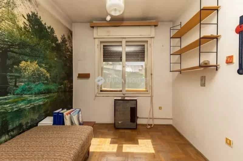 90 nm-es 3 szobás családi ház eladó Budapest 18 kerületben