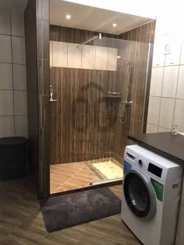Kisbéri családi ház eladó - 210 m2, felújított, nagy telek