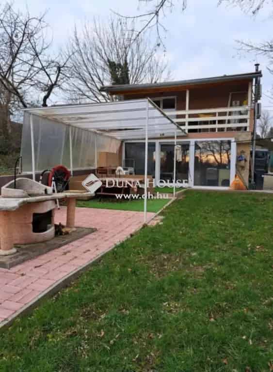 Balatonakarattya Medencés Nyaraló Eladó Felujitva