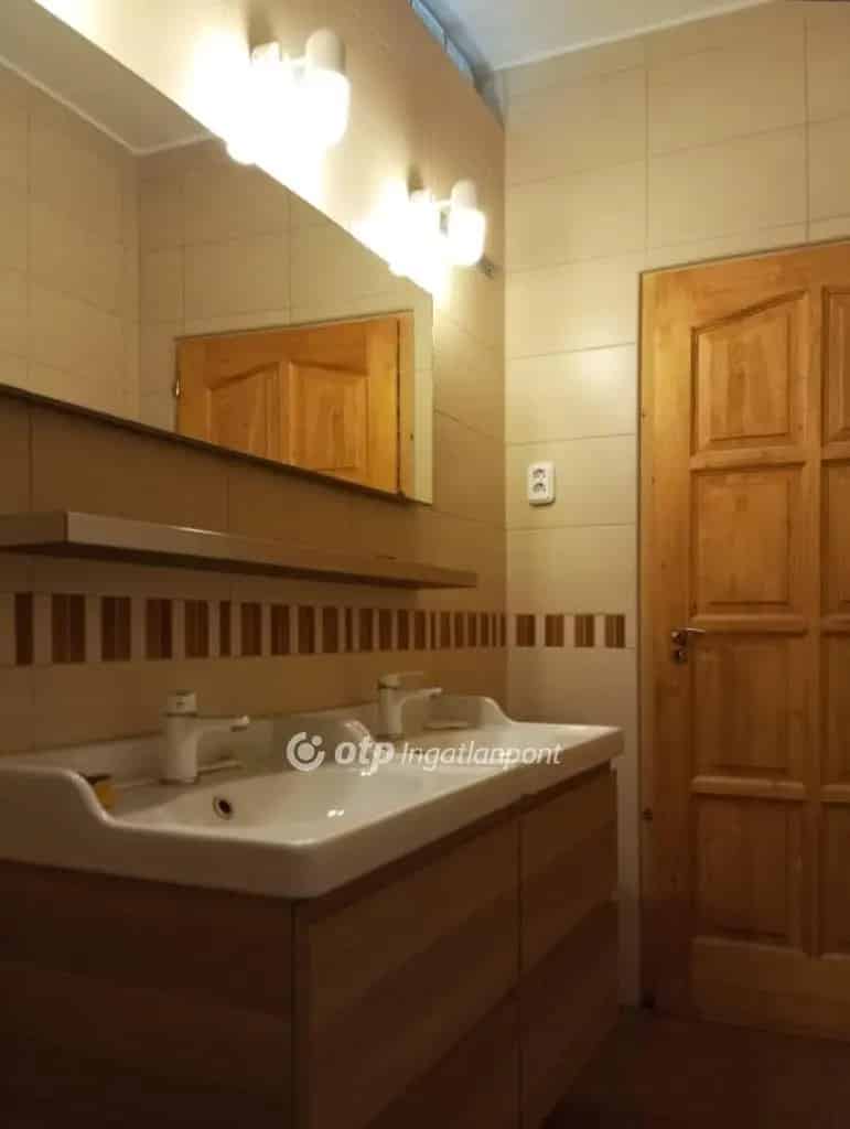 Eger 140 m2-es családi ház eladó duplakomfortos kerttel garázzsal
