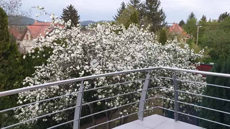 Budai családi ház eladó - 6 szoba, kert, garázs