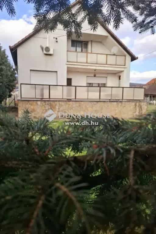 Pécs Patacs 206 nm-es kétszintes családi ház eladó
