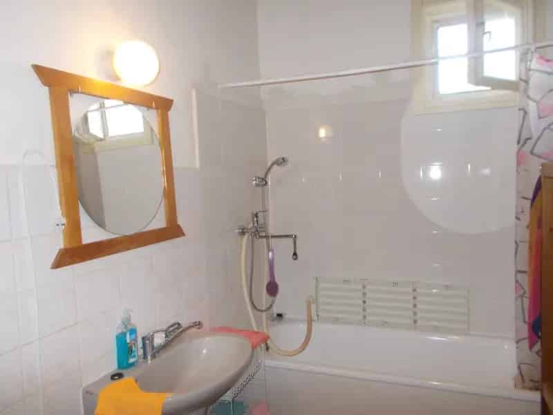 Bodonyi családi ház eladó 650nm-es telken