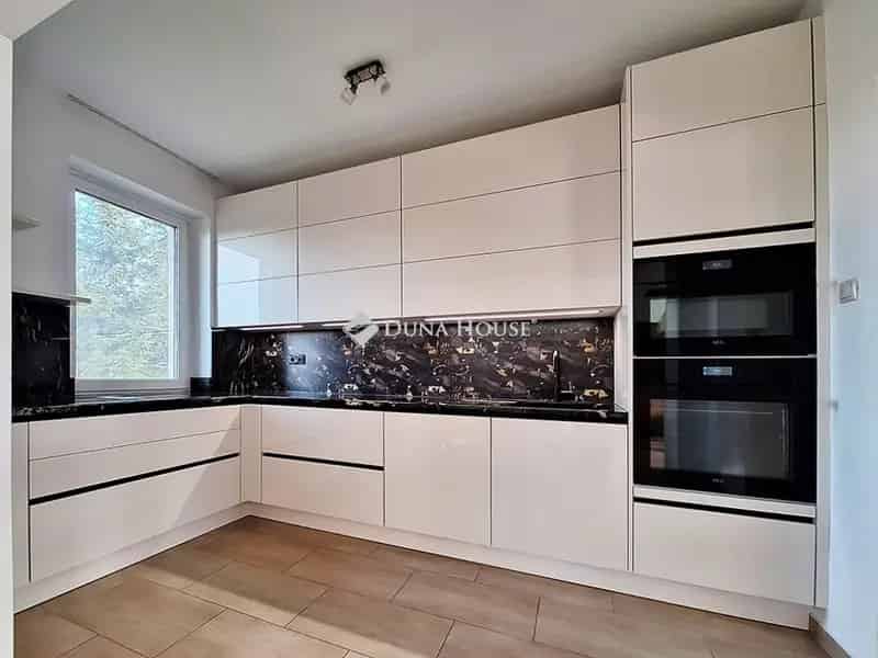 215 m2-es családi ház Veszprémvarsányban panorámával