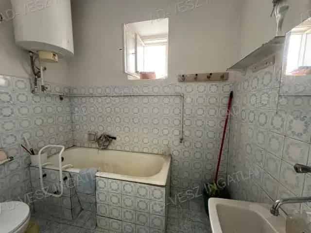 107 m2-es felujítandó családi ház Újhartyánon