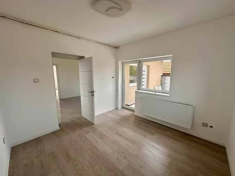 XV Kerulet Rakospalota 82m2 3 szobas hazresz elado
