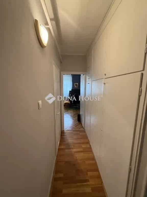 77m2-es 3 szobás Veszprémi lakás eladó