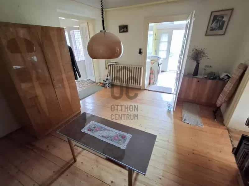 100 nm-es családi ház Cegléden 876 nm-es telekkel eladó