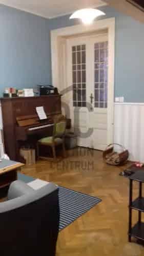 Váci belvárosi villa eladó 161nm 4,5 szoba pince