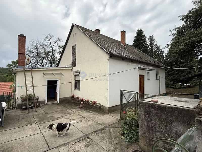 70 m2-es 3 szobás ház Komló Gesztenyésben