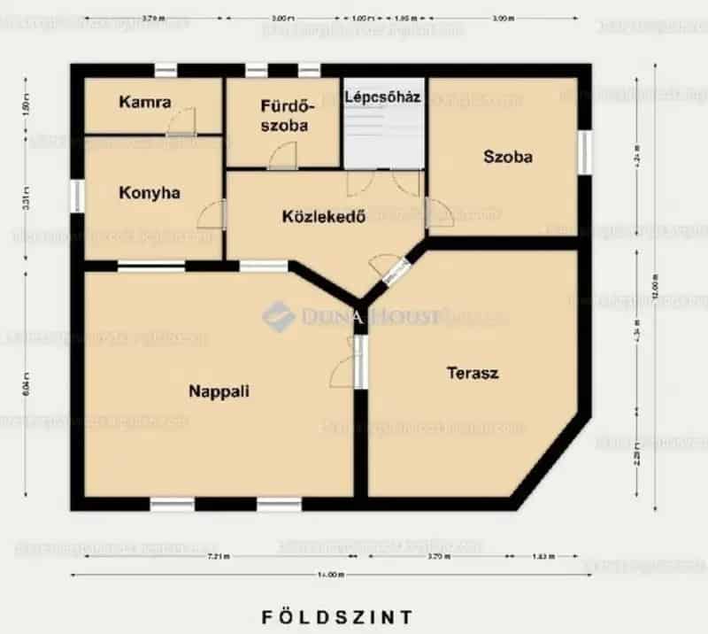 Bajon eladó 6,5 szobás családi ház 6400 m2-es telekkel