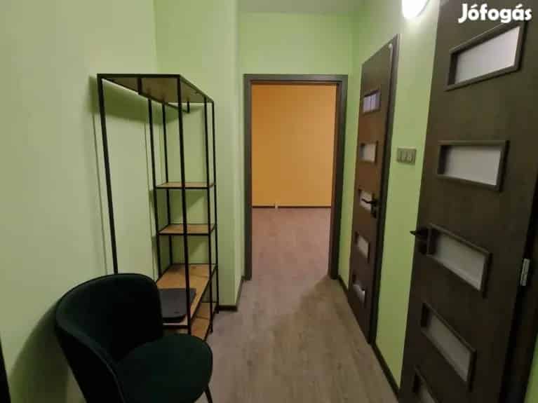 Székesfehérvár Tóváros 2 szobás felújított erkélyes lakás eladó