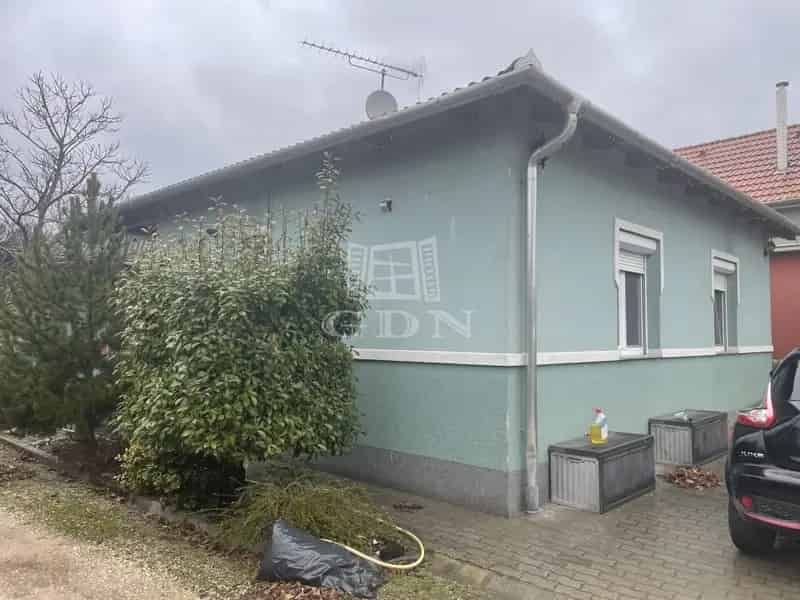 Komárom családi ház vállalkozáshoz is ideális 4 hálószobával