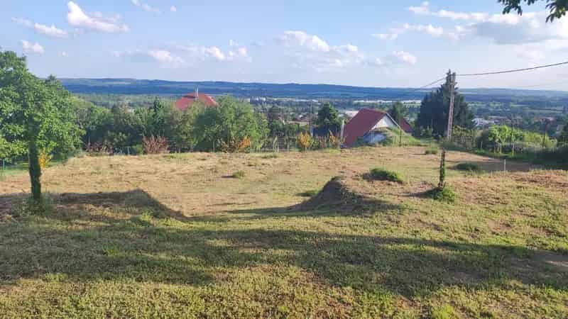1762 nm-es zártkerti telek eladó Pécsett Sársom völgyben