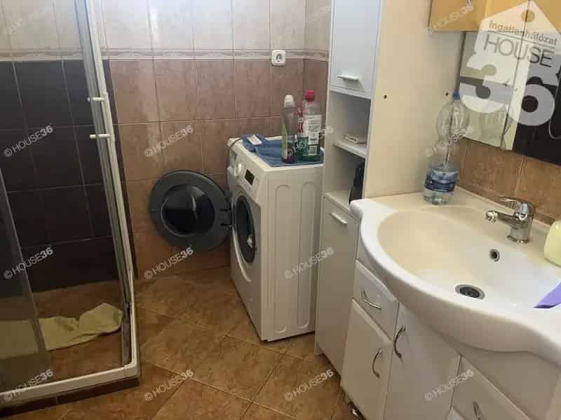3 szobás felújított családi ház 912 m2-es telekkel
