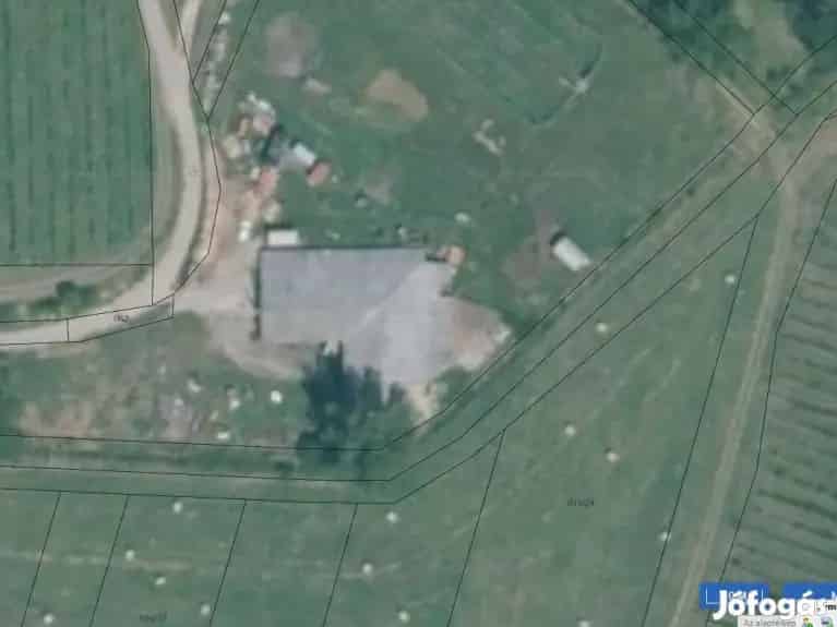 Szendehelyi tanya eladó 700m2 épülettel