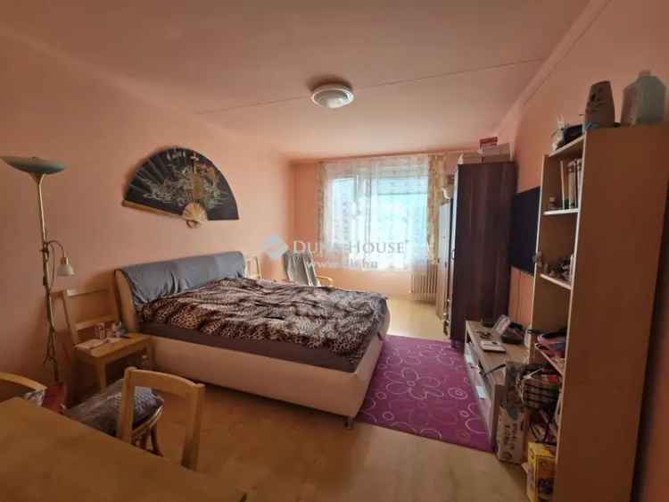 Debrecen Fényes Udvar 53 nm-es 3 szobás társasház eladó