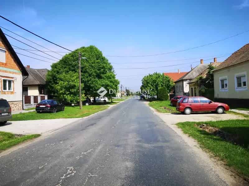 Hangulatos faház teniszpályával Bágyogszován