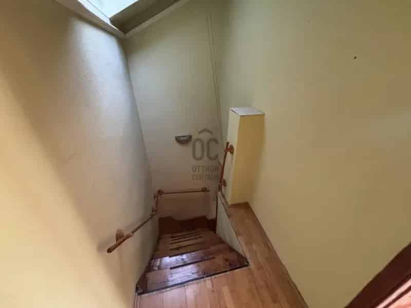 Zuglói családi ház eladó - 6 szoba, 3 fürdő, garázs, kert