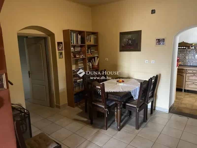 Felujitando haz gyonyoru panoramával csendes környezetben