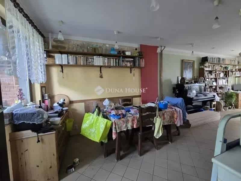 260nm-es 4 szintes családi ház eladó Budapest XVI kerületben