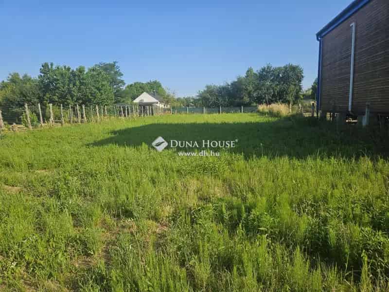 Bodonhelyi telek eladó - 680 m² - vízpart közelében